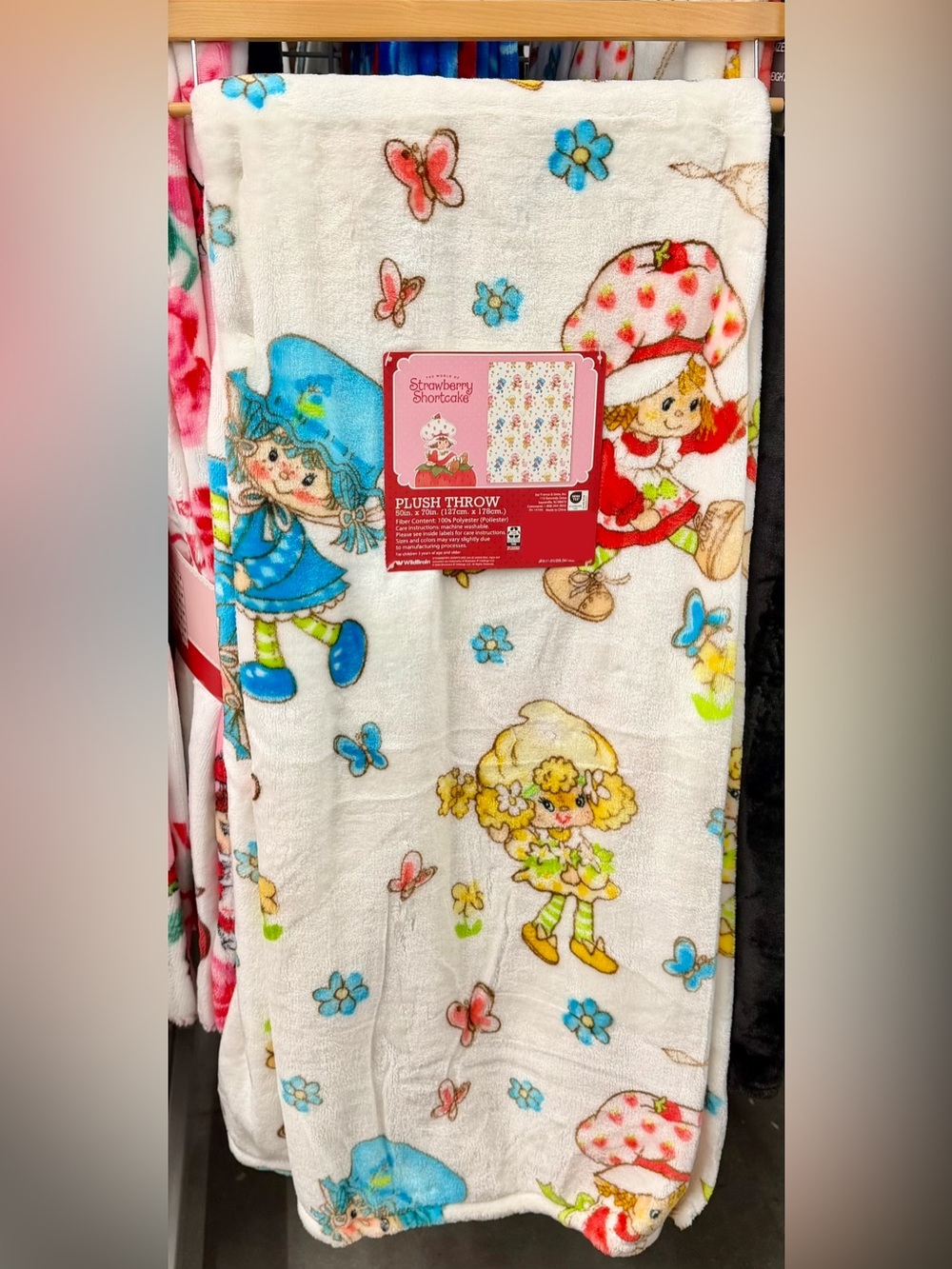 Strawberry shortcake plush blanket throw
